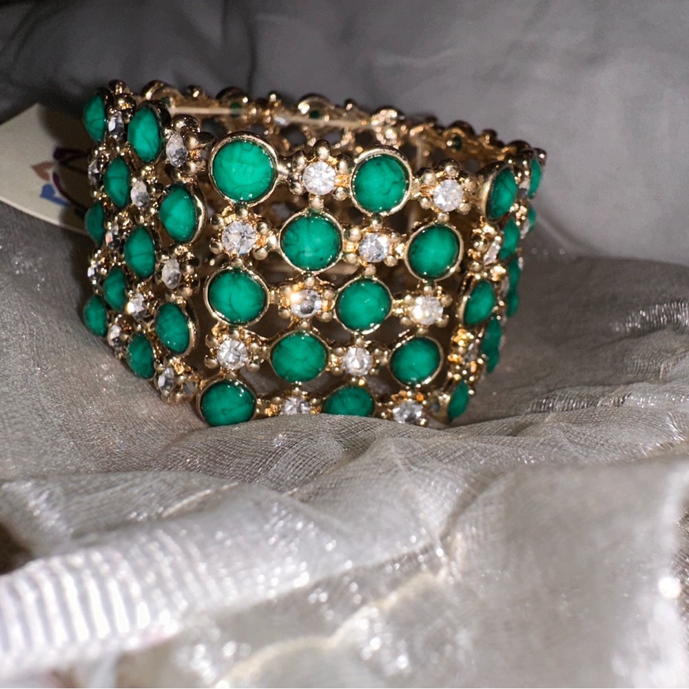 Statement Bracelet - Picture 2 of 4